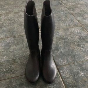 Made in France, tall equestrian rain boot black (from apple saddlery)